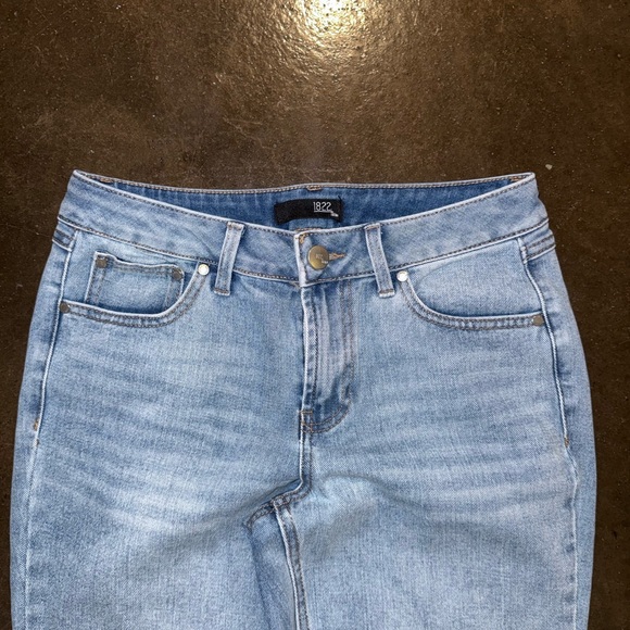 1822 Denim High-Rise Straight Leg Jeans - Size 6 - Light Wash - Picture 2 of 8